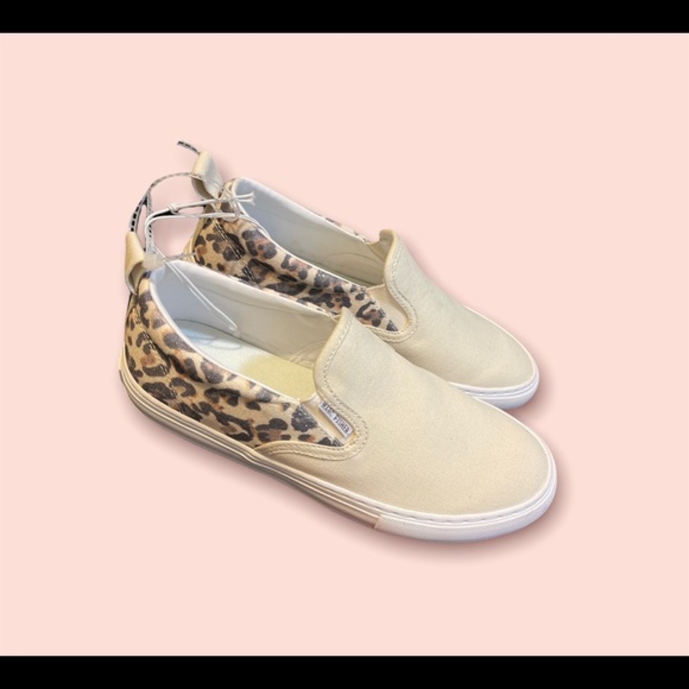 MARC FISHER SLIP ON SNEAKER SIZE 7.5